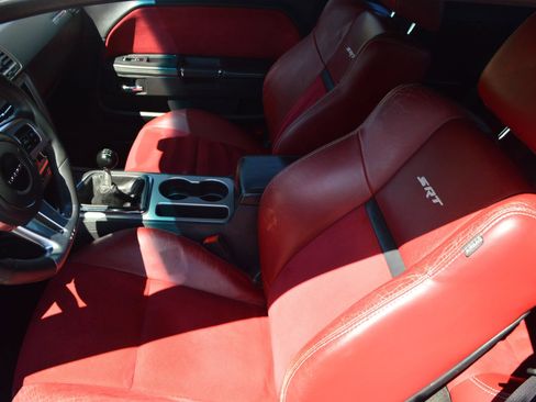 Used 2014 Dodge Challenger SRT8 w/ Harman/Kardon Audio Group RWD image 15