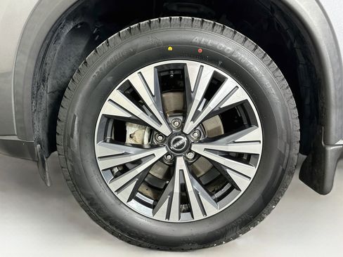 Used 2023 Nissan Rogue SV FWD image 11