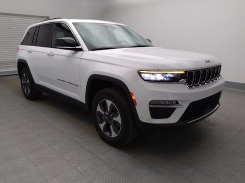 Used 2022 Jeep Grand Cherokee Limited 4xe w/ Luxury Tech Group II AWD/4WD image 13