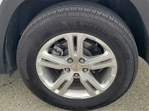 Certified 2024 GMC Terrain SLE image 8