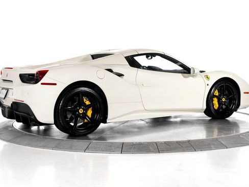 Certified 2018 Ferrari 488 Spider RWD image 2