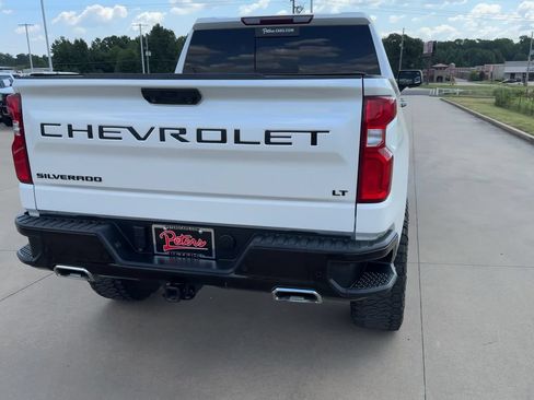 Used 2022 Chevrolet Silverado 1500 LT Trail Boss w/ LT Trail Boss Premium Package AWD/4WD image 8