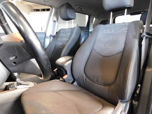 Used 2013 Kia Soul + w/ Audio Pkg image 2