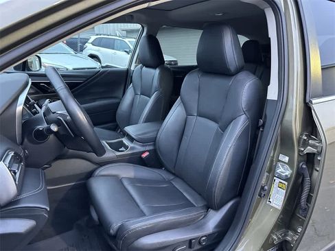 Used 2023 Subaru Outback Limited image 11