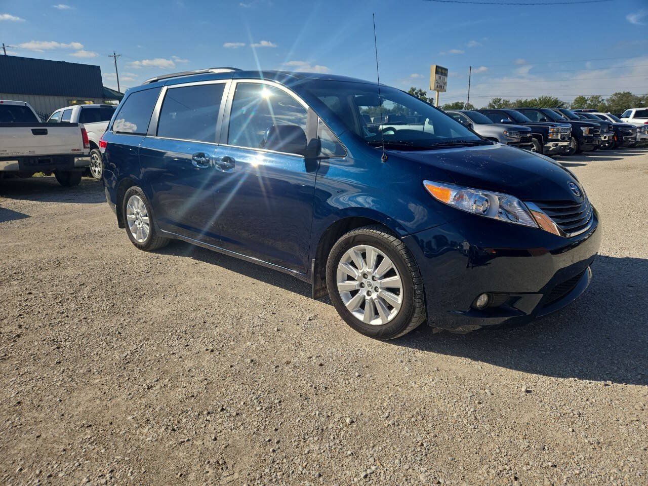 Used 2011 Toyota Sienna XLE AWD/4WD image 1