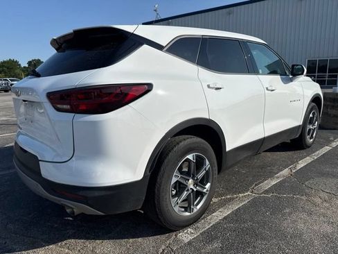 Used 2025 Chevrolet Blazer LT AWD/4WD image 2