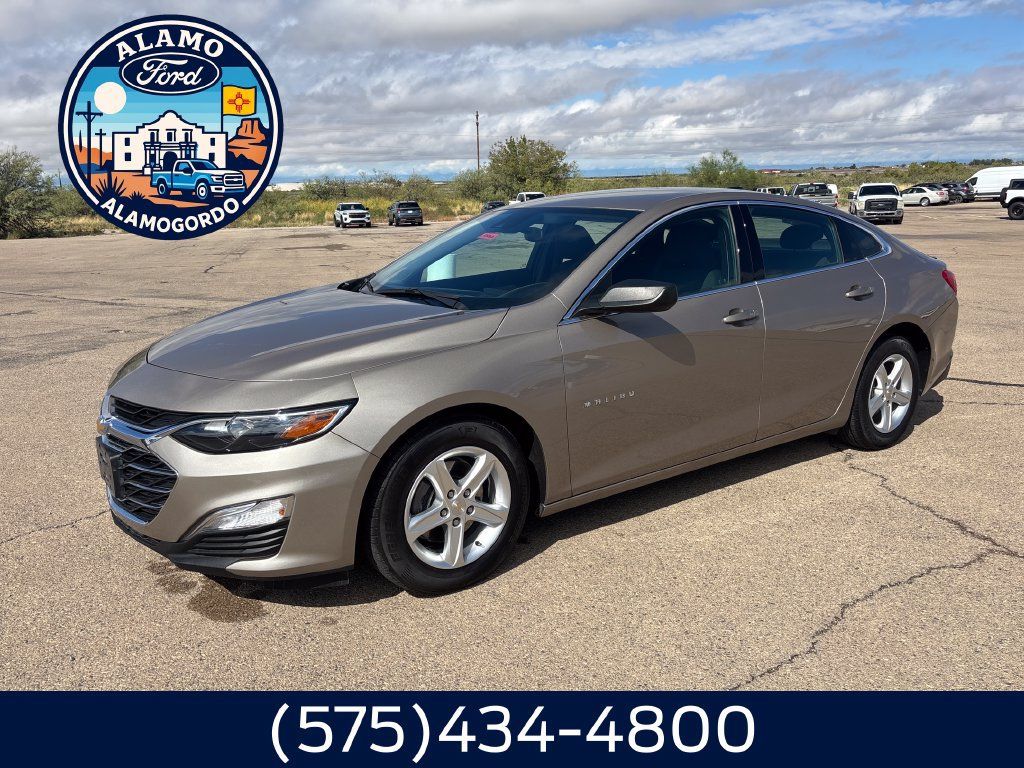 Used 2024 Chevrolet Malibu LS FWD image 1