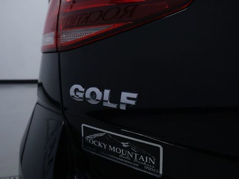 Used 2021 Volkswagen Golf 4-Door image 10