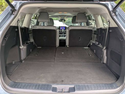 Used 2023 Toyota Highlander XLE FWD image 13