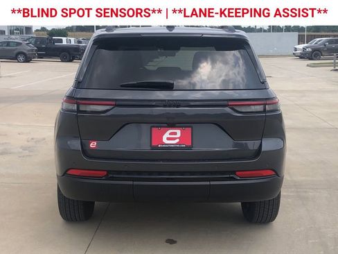 New 2025 Jeep Grand Cherokee Altitude image 7