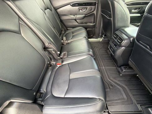 Used 2025 Honda Pilot EX-L image 33