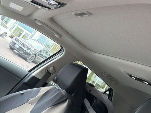 Certified 2023 Kia Niro FWD image 3