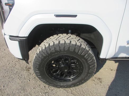 New 2026 GMC Sierra 2500 Denali Ultimate AWD/4WD image 13
