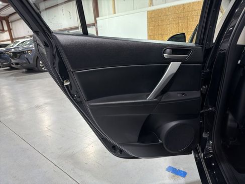 Used 2012 MAZDA MAZDA3 i Grand Touring image 32