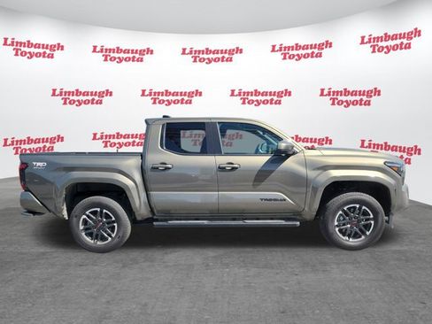 Used 2025 Toyota Tacoma TRD Sport image 20