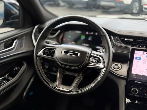 Used 2023 Jeep Grand Cherokee Overland w/ Advanced Protech Group III AWD/4WD image 14