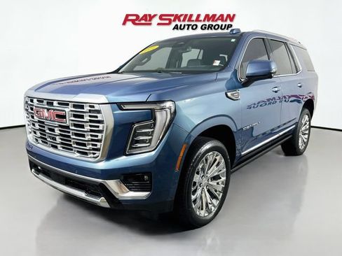 Used 2025 GMC Yukon Denali w/ Sun & Power Step Package AWD/4WD image 3