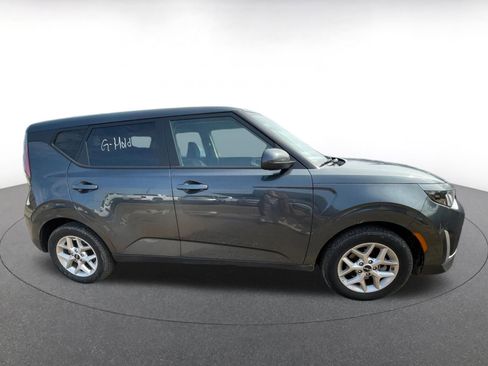 Used 2025 Kia Soul LX w/ LX Technology Package image 9