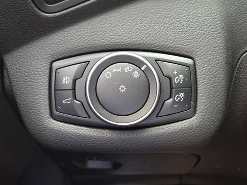 Used 2017 Ford Escape SE w/ SE Sport Appearance Package image 21