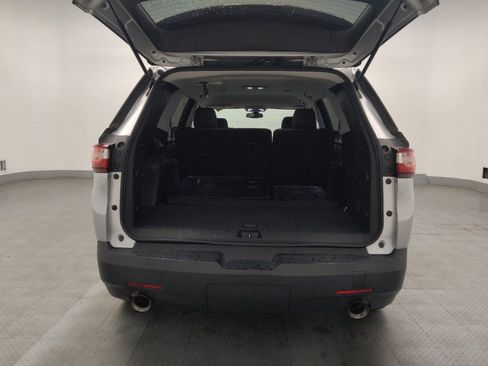 Used 2021 Chevrolet Traverse LS FWD image 29