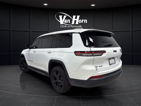 Used 2023 Jeep Grand Cherokee L Limited w/ Black Appearance Package AWD/4WD image 5