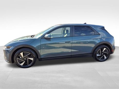 Used 2025 Hyundai Ioniq 5 SE image 3