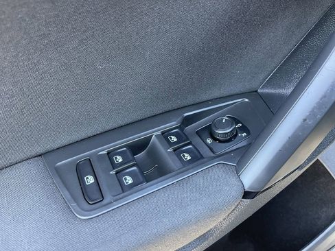 Used 2019 Volkswagen Tiguan S w/ 3rd Row Seat Package image 20