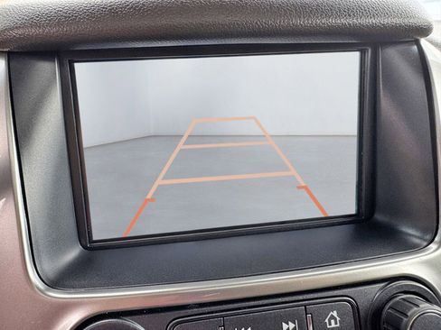 Used 2019 Chevrolet Suburban LT w/ Luxury Package image 23