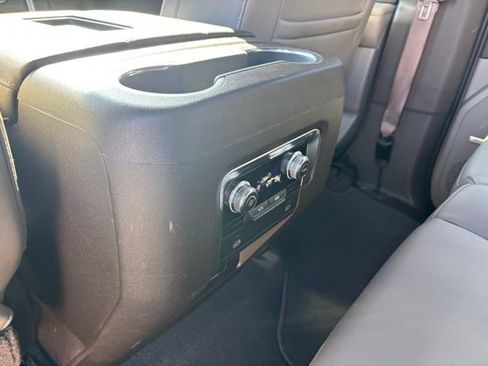 Used 2021 GMC Yukon SLT image 32