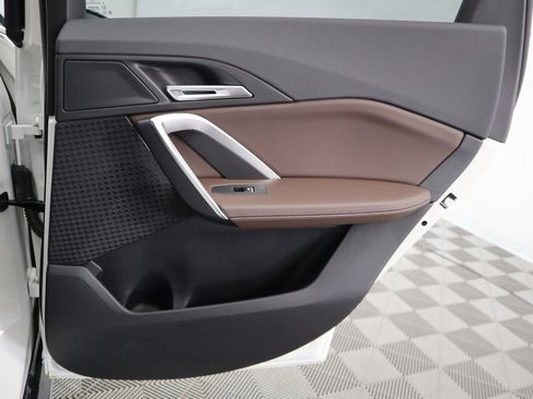 Used 2025 BMW X1 xDrive28i w/ Technology Package image 28