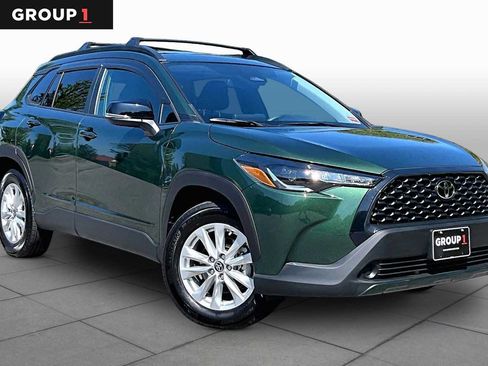 Used 2025 Toyota Corolla Cross LE w/ Moonroof Package AWD/4WD image 3