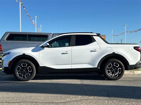 Used 2022 Hyundai Santa Cruz SEL Premium image 10