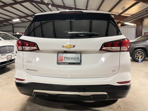 Used 2022 Chevrolet Equinox LT image 3