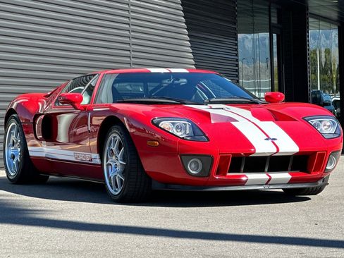 Used 2006 Ford GT Base image 10