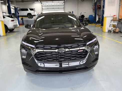 New 2026 Chevrolet Trax RS w/ Sunroof Package image 2