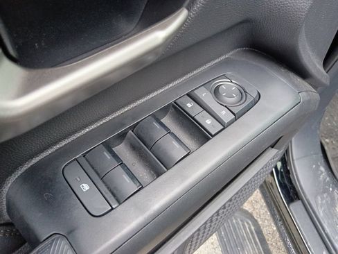 Used 2025 Toyota Tacoma Limited AWD/4WD image 12