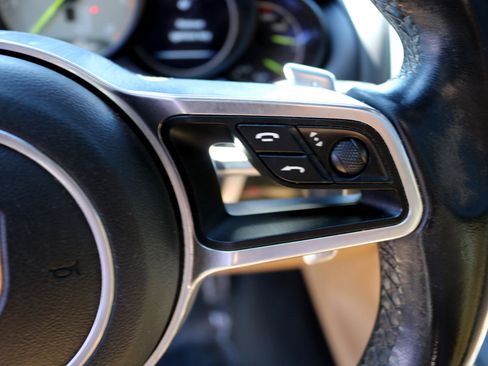 Used 2015 Porsche Cayenne S w/ Premium Package image 22