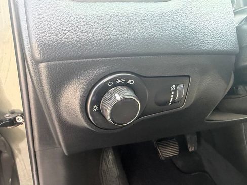 Used 2018 Jeep Compass Sport AWD/4WD image 11