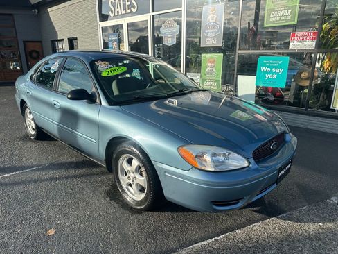 Used 2005 Ford Taurus SE image 3
