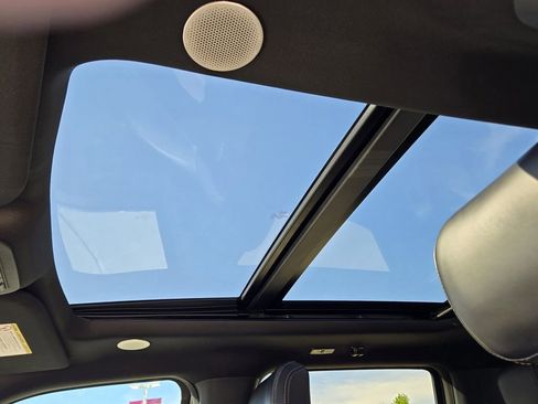 Used 2024 Ford F250 Platinum w/ FX4 Off-Road Package image 13