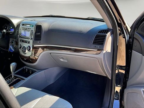 Used 2011 Hyundai Santa Fe GLS image 24