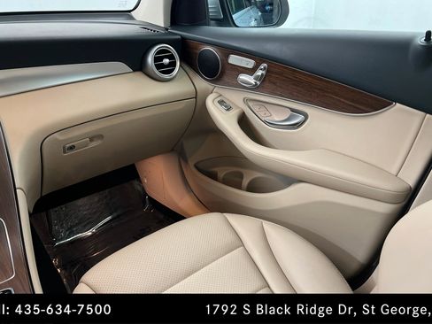 Certified 2022 Mercedes-Benz GLC 300 4MATIC w/ Premium Package Lite image 10