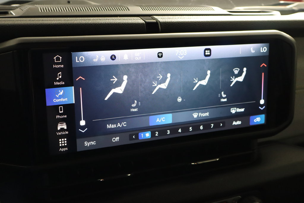 Used 2024 Jeep Wrangler Unlimited w/ Convenience Group AWD/4WD image 30