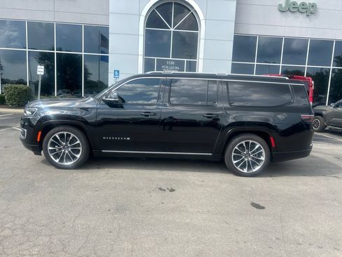 Used 2024 Jeep Wagoneer L Series III w/ Premium Group I AWD/4WD image 6