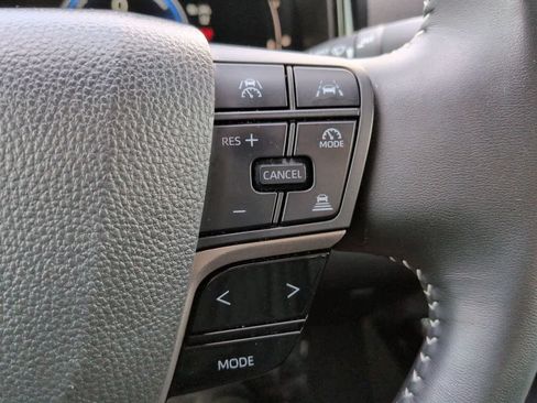 Used 2025 Toyota Camry SE w/ Convenience Package FWD image 23
