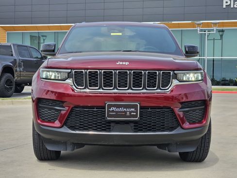 Used 2025 Jeep Grand Cherokee Laredo X w/ Luxury Tech Group I image 6