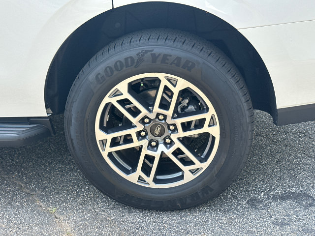 New 2026 Ford Expedition Active RWD image 20