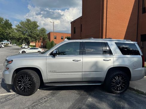 Used 2018 Chevrolet Tahoe Premier AWD/4WD image 2