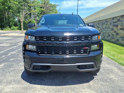 Used 2021 Chevrolet Silverado 1500 Custom Trail Boss w/ LPO, Dark Essentials Package AWD/4WD image 3
