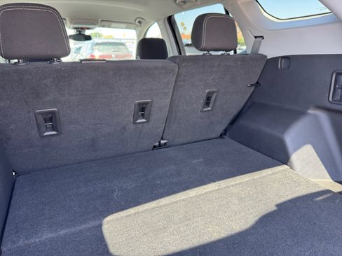 Used 2022 GMC Terrain SLE FWD image 17
